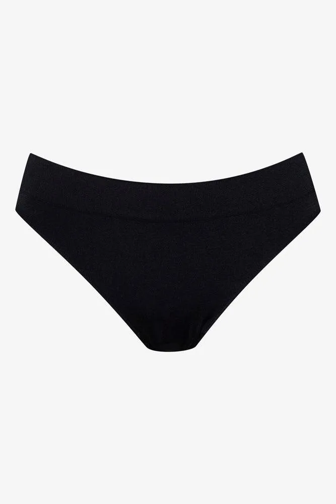 3 Pack Seam-Free Brazilian Panties Natural & Black