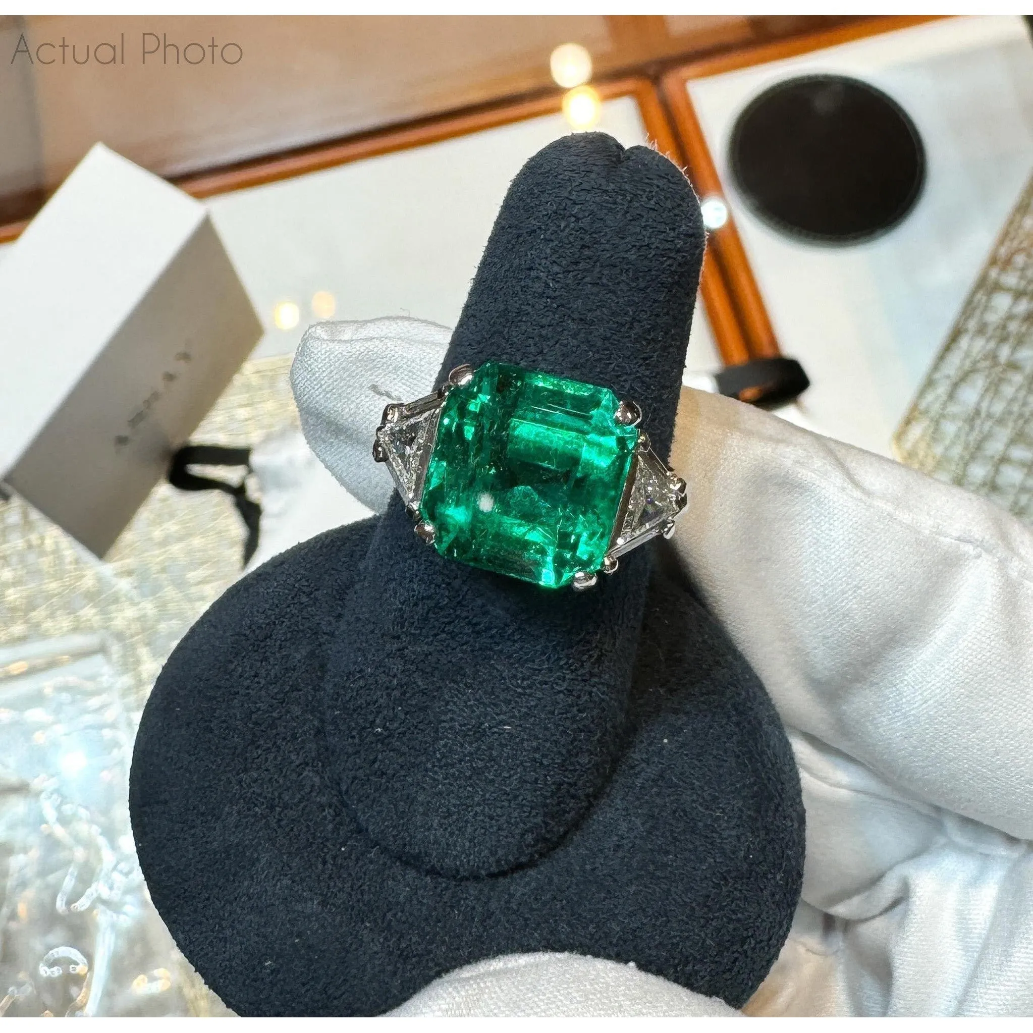 AGL Certified 8.01 Carat No Oil Colombian Emerald Vintage Platinum Ring