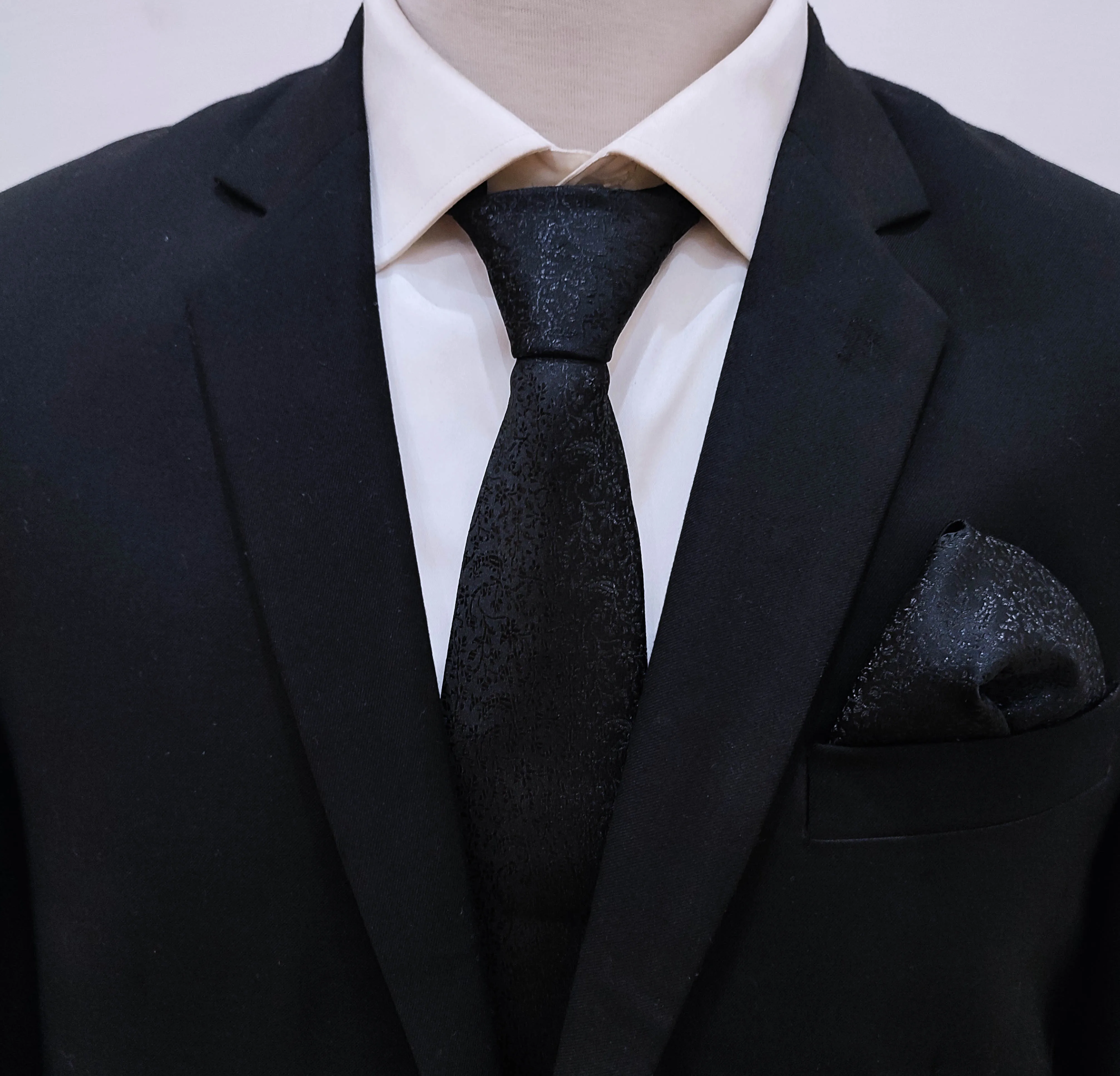 BLACK SELF TIE & pocket square set