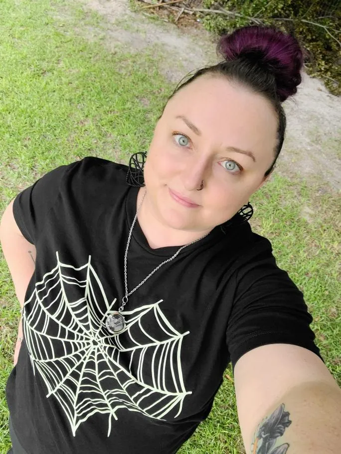 Heart Spider Web Tee - Unisex Shirt