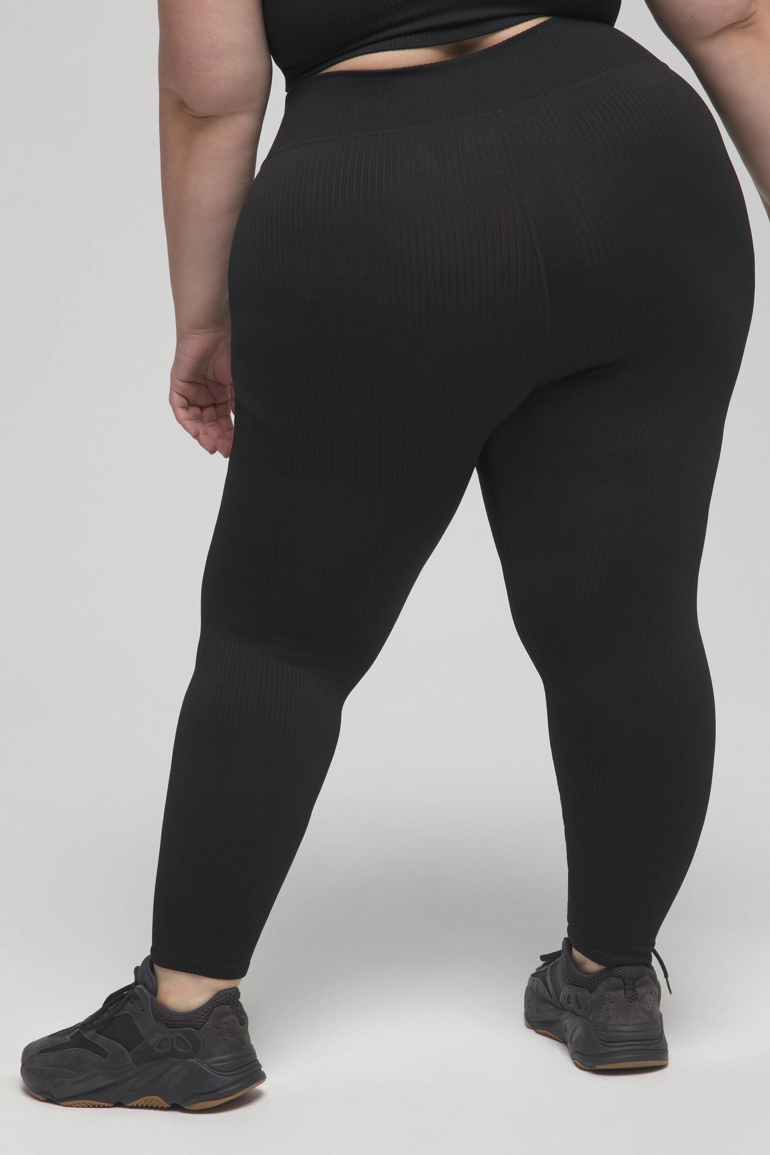 SEAMLESS RIBBED LEGGING | BLACK001