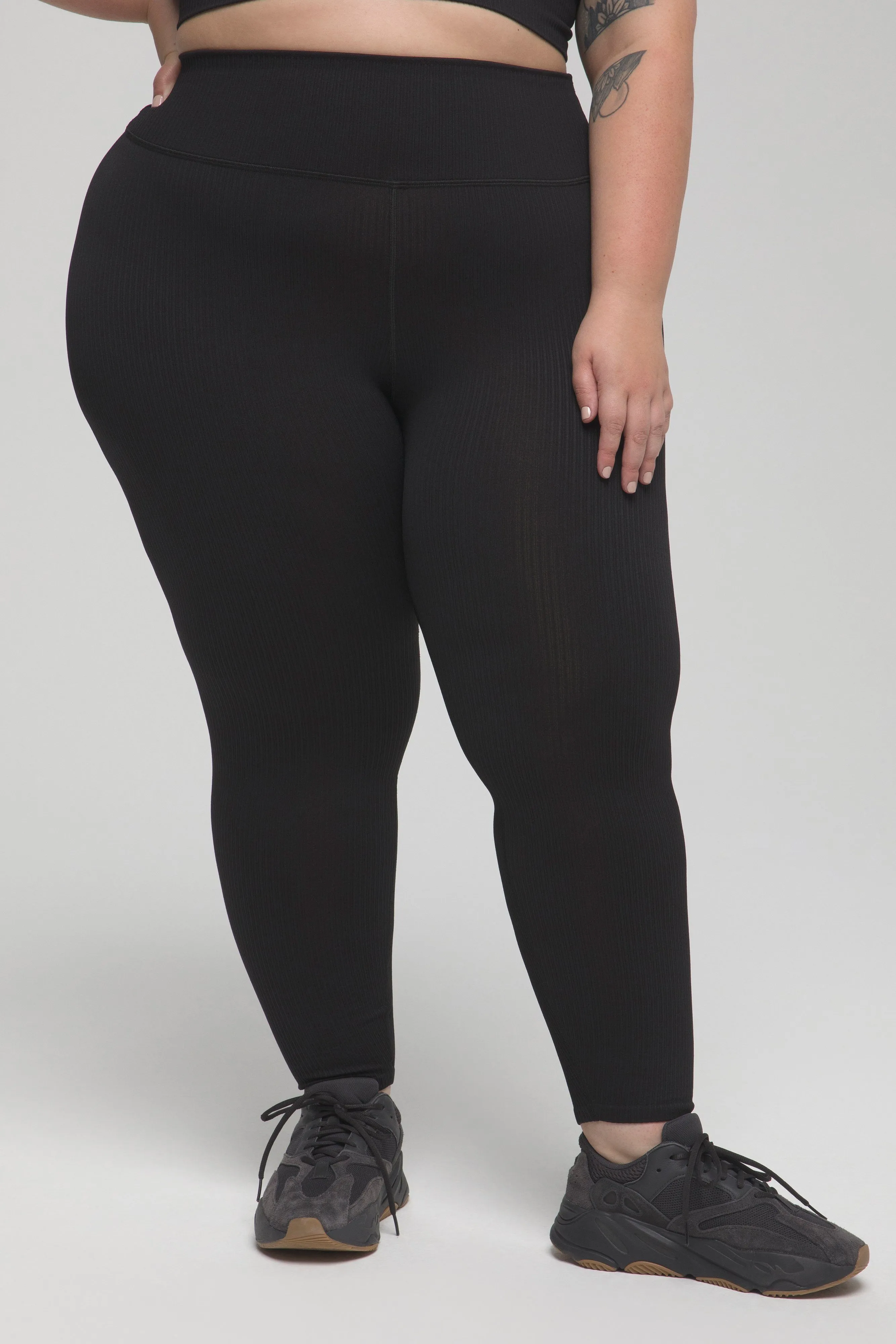 SEAMLESS RIBBED LEGGING | BLACK001