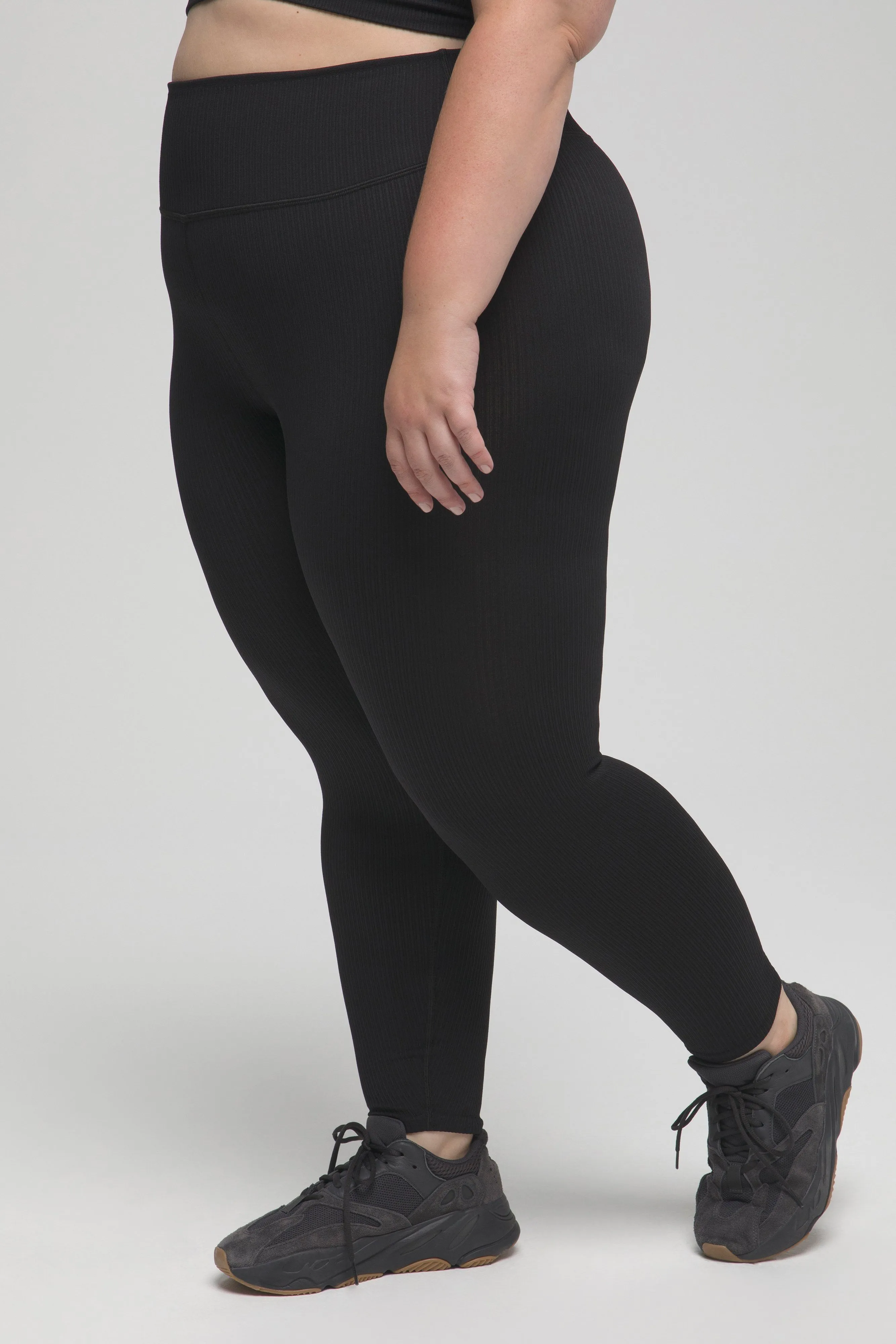 SEAMLESS RIBBED LEGGING | BLACK001