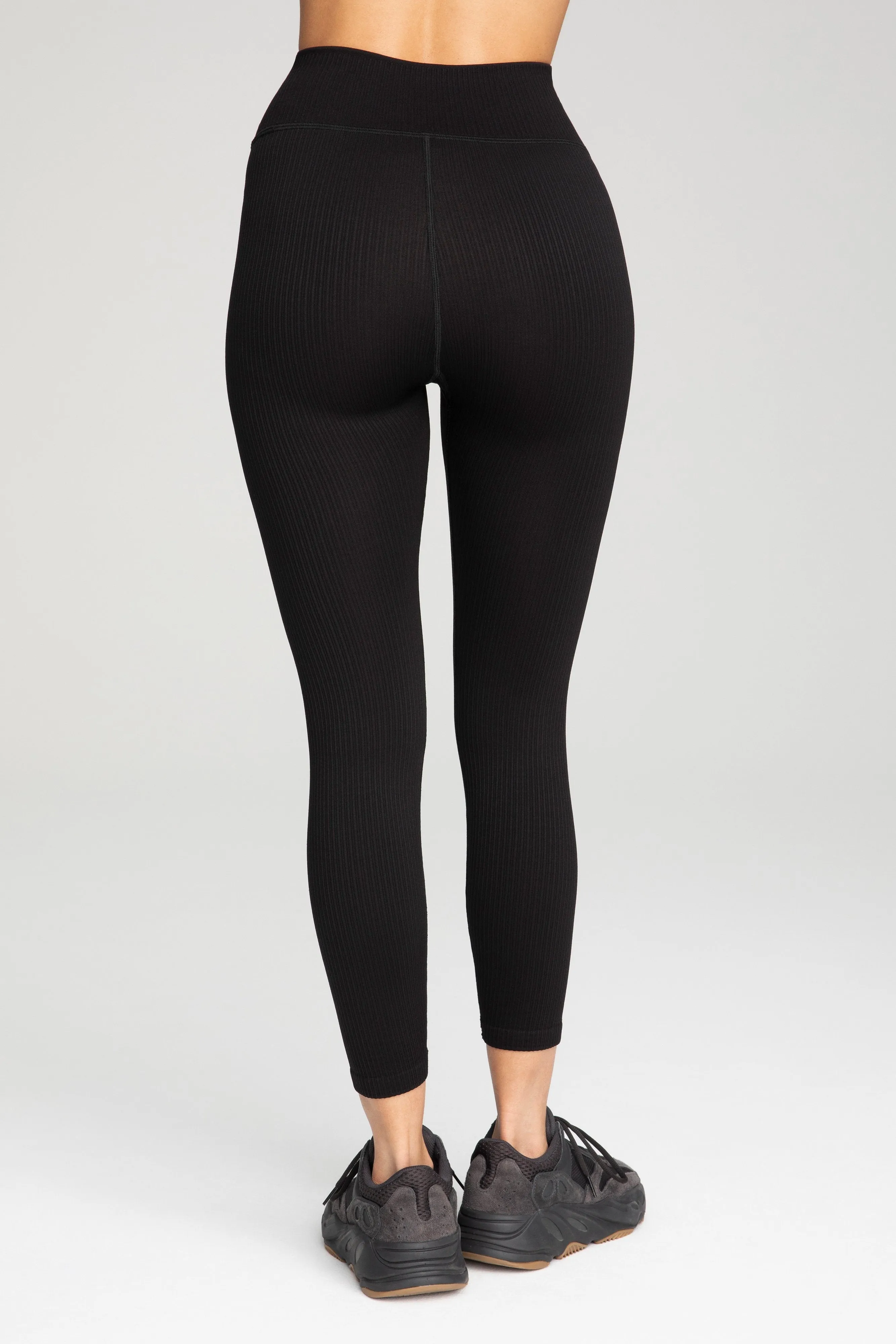 SEAMLESS RIBBED LEGGING | BLACK001